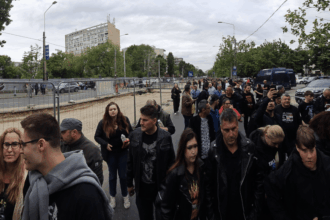 mii de bilete false la concertul metallica sef de la protectia consumatorilor constanta printre cei care au luat teapa video 6a0582f4159e6