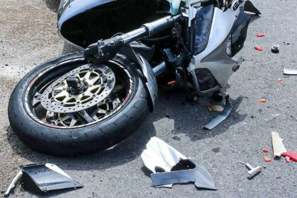motociclist iesean dus aseara la spital in stare extrem de grava doar o minune l a salvat 6a0acec03eca0