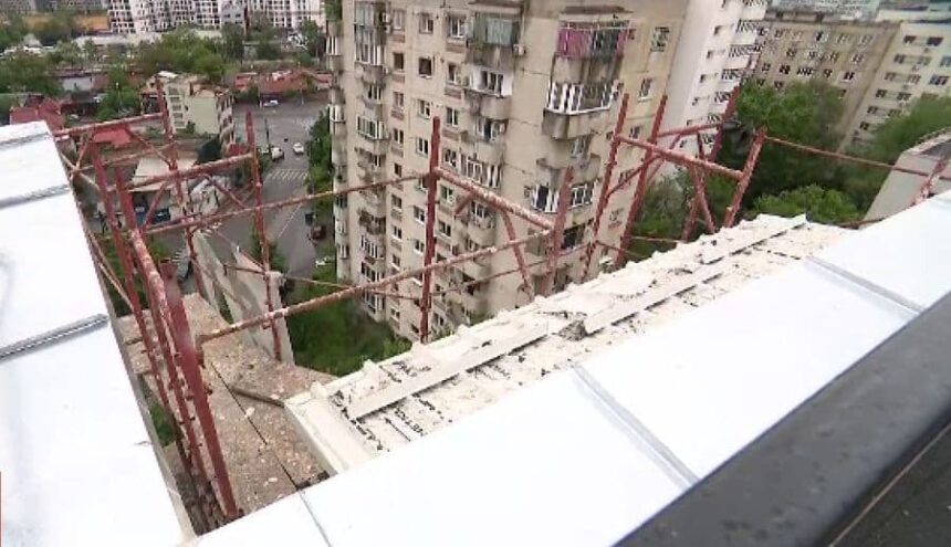 o fata de 15 ani a murit dupa ce a cazut de la etajul unui bloc aflat in reabilitare in bucuresti 6a09d2d8496de