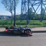 o motocicleta implicata intr un accident rutier in zona metalurgie din iasi politia si ambulanta au intervenit de urgenta 69f8b1c34b1f0