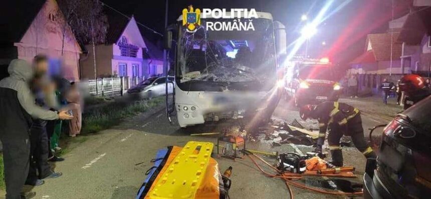 o tanara a pierdut controlul masinii pe care o conducea si a lovit un autobuz in sighetu marmatiei era bauta 6a1953f2533e7
