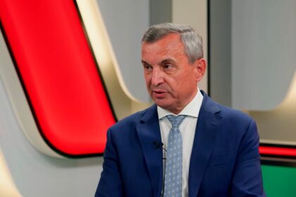 rectorul usv iasi crede ca absolventii universitatilor ar trebui sa lucreze o perioada in tara daca invatamantul universitar este gratuit ar trebui discutate si niste obligatii 6a1398d7da816
