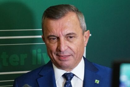 rectorul usv iasi gerard jitareanu despre perceptia asupra agriculturii nu mai discutam doar de simpli mecanici care sa lucreze cu combine sau cu tractoare 6a14f15c6f1c9