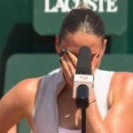 roland garros ucraineana marta kostyuk in lacrimi dupa victoria din primul tur in aceasta dimineata o racheta a cazut la 100 de metri de casa parintilor mei 6a130c231aab7