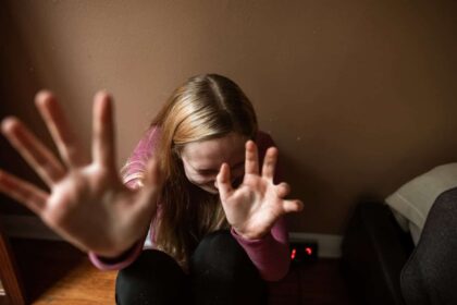 sase barbati din teleorman au fost retinuti dupa ce si au agresat si amenintat sotiile 69f8b663e4323