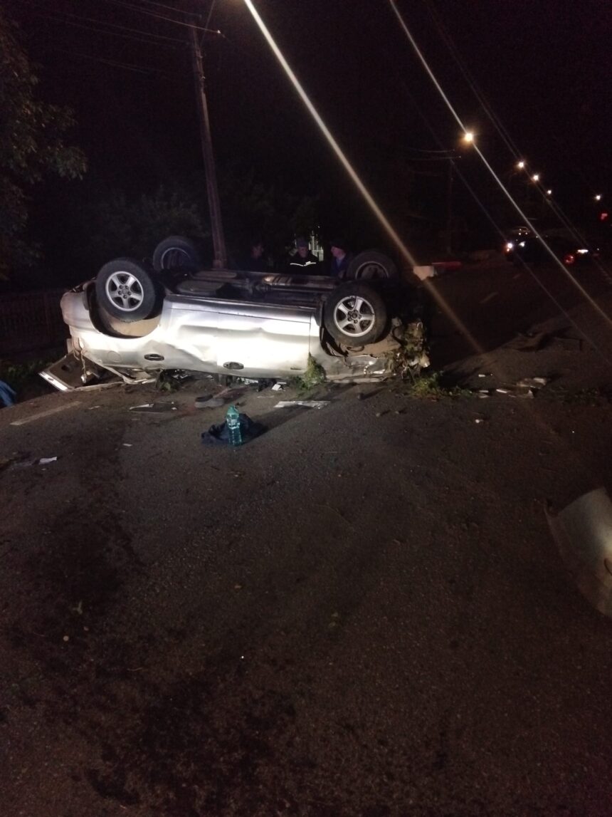 si a lasat prietenul grav ranit in masina rasturnata si a fugit de la locul accidentului 6a1bc32a0ad58