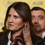 suveranista anca alexandrescu enervata la culme ca se construiesc autostrazi in regiunea moldovei esti prost sau esti prost 69f5c4d6e2471