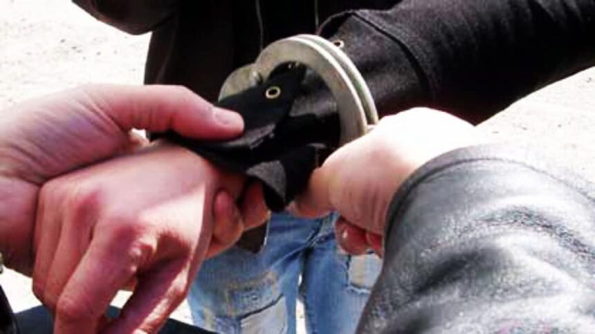 tanar de 18 ani arestat preventiv dupa ce a atacat un barbat intr un parc din lugoj victima a fost dusa de urgenta la spital 6a010c64756f6