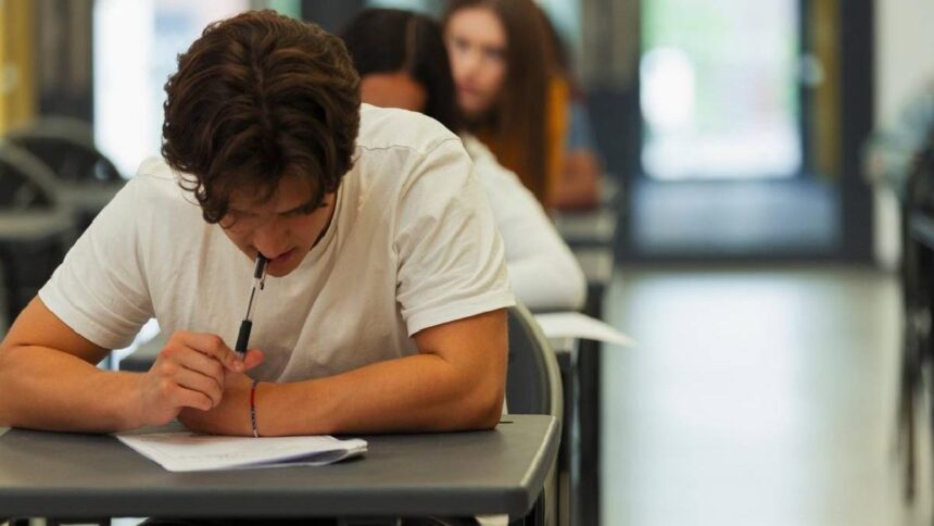 tot ce trebuie sa stiti despre admiterea in clasa a ix a la clasele cu predare bilingva sau intensiv limba straina 69fe846ec34b6