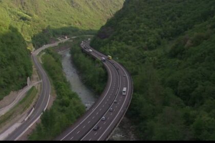 trecem muntii in 2030 pe autostrada unirii progresul pe doua dintre loturile drumului de mare viteza este cuprins intre 10 si 40 6a16384ae9d42