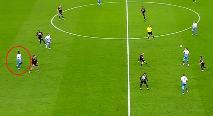 u craiova dinamo ofsaid la golul 2 al oltenilor kopic prima oara am simtit frustrare apoi ca e o gluma proasta 69f82f9450724
