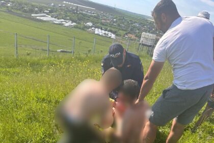 un barbat de 50 de ani a fost salvat din ghearele mortii de catre politistii ieseni 6a0834d586f35