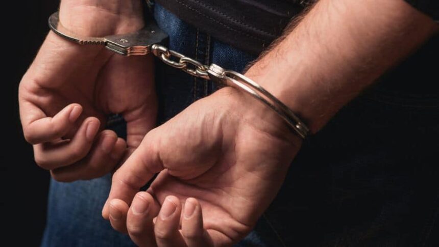 un barbat din cluj napoca a fost arestat pentru tentativa de omor si a injunghiat sotia si a lasat o inconstienta 6a07a3d7401ef