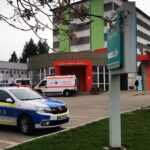un copil de 12 ani a fost muscat de trei caini dupa ce a intrat fara drept intr o curte din slatina 6a06d7f56c750