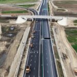 un drum judetean neamenajat blocheaza deschiderea celui mai nou tronson din autostrada moldovei legatura cu e85 ar fi un pericol real 6a0c28738f739