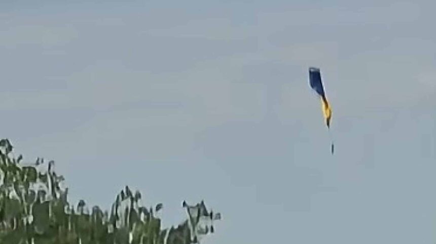 un parasutist a cazut in gol la un aerodrom din dolj dupa ce echipamentul nu i s a deschis in timpul saltului video 6a010556b16f8