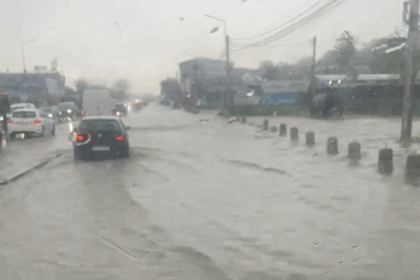 video apa a pus stapanire pe soseaua din zona rond mall moldova dupa ploaia puternica 69fded427d63d