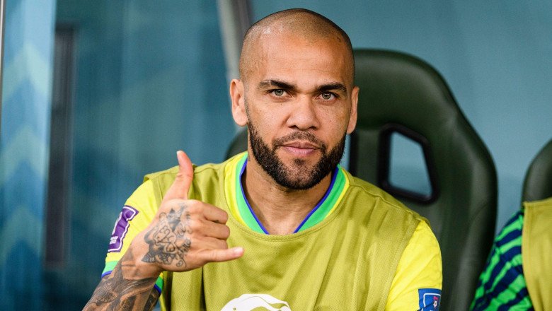video dupa ce a fost la inchisoare pentru viol daniel alves s a reconvertit in predicator evanghelist si a predicat in fata a 35 000 de persoane pe stadionul echipei atletico madrid 69f8c6c6372d0