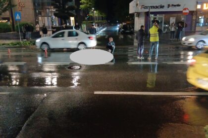 video femeie izbita grav de un autoturism kia niro care efectua servicii de taxi pe strada sfantul lazar 6a038e93a4291