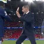 video moment comic la budapesta presedintele uefa a uitat sa i inmaneze o medalie lui marquinhos la finala ligii campionilor greseala a fost remediata cu ajutorul lui dembele 6a1bfcd3979ef