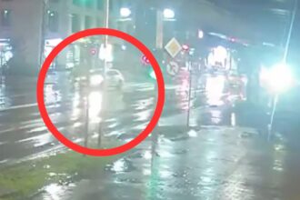 video momentul in care o femeie este lovita violent de un autoturism in iasi surprins de camerele de supraveghere 6a042cc9a7732