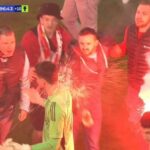 video nebunie la derby ul slavia praga sparta praga fanii au invadat terenul iar meciul a fost abandonat 6a004d683ffd3