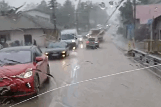 video strazi acoperite de apa la podu iloaiei dupa ploaia torentiala 69fde2b9e3a06