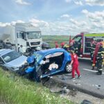 accident grav la iasi masina impact violent cu un tir pasageri incarcerati foto 6a1d7183f3c18
