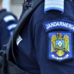 doi jandarmi au transformat un cetatean turmentat in sac de box iar apoi l au abandonat pe marginea drumului a fost gasit de un trecator tarandu se si abia respirand 6a1e2bdd288d0