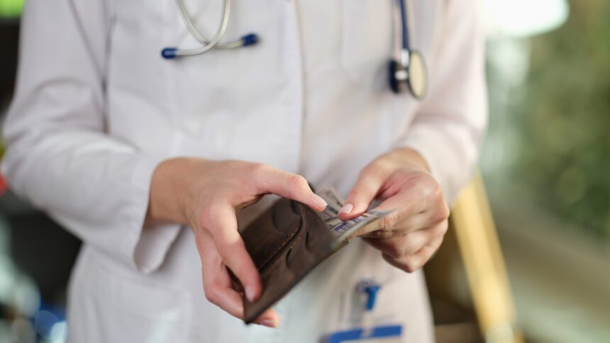 stimulente de aproape 11 milioane lei pentru personalul medical din spitalele cj iasi 6a1e215231960