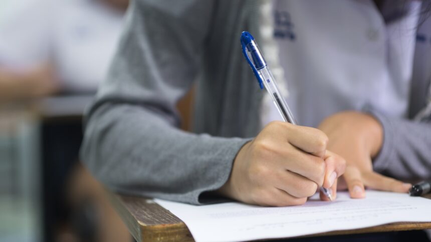 ultimele zile de scoala pentru elevii de clasa a xii a si a xiii a cand incep probele de la bacalaureat 2026 6a1e2858c2e36